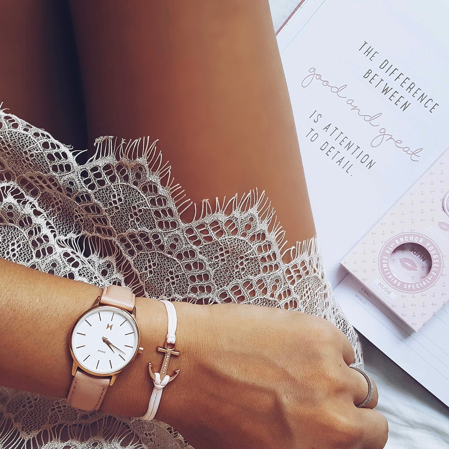 Rose Gold Nude Anchor Pulsera