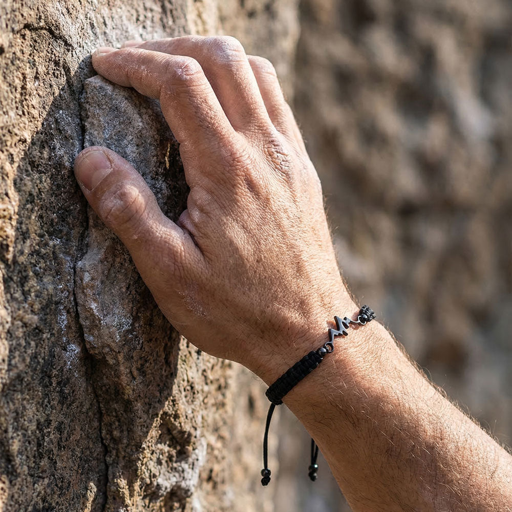 Black Mountain Braided Pulsera